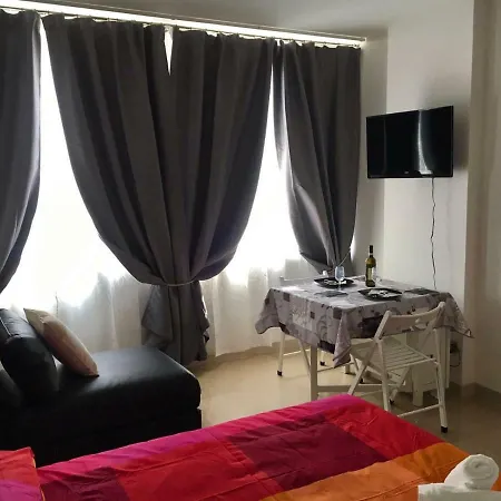 Guest house Valverde 32 3*